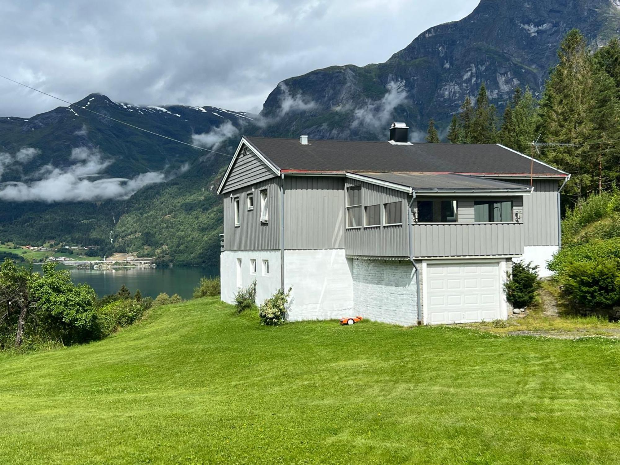 Feriehus Tunold Gard - Olahuset Oppstryn